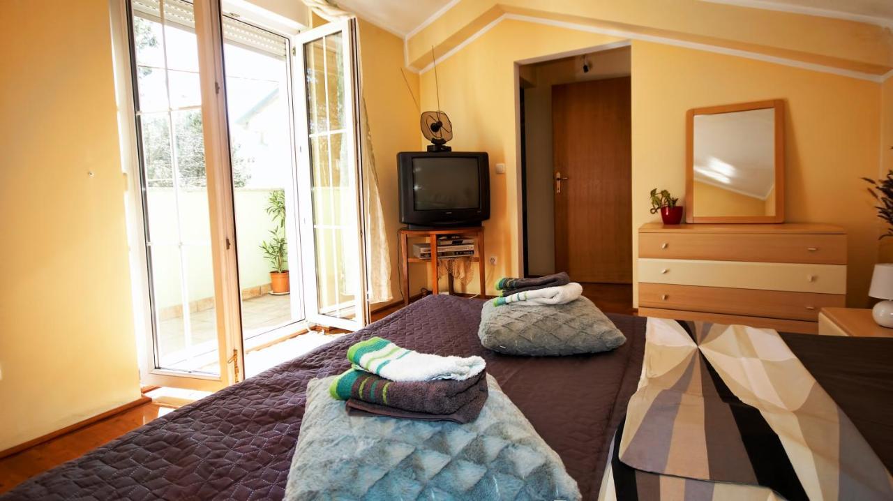 Green House Apartment プーラ エクステリア 写真