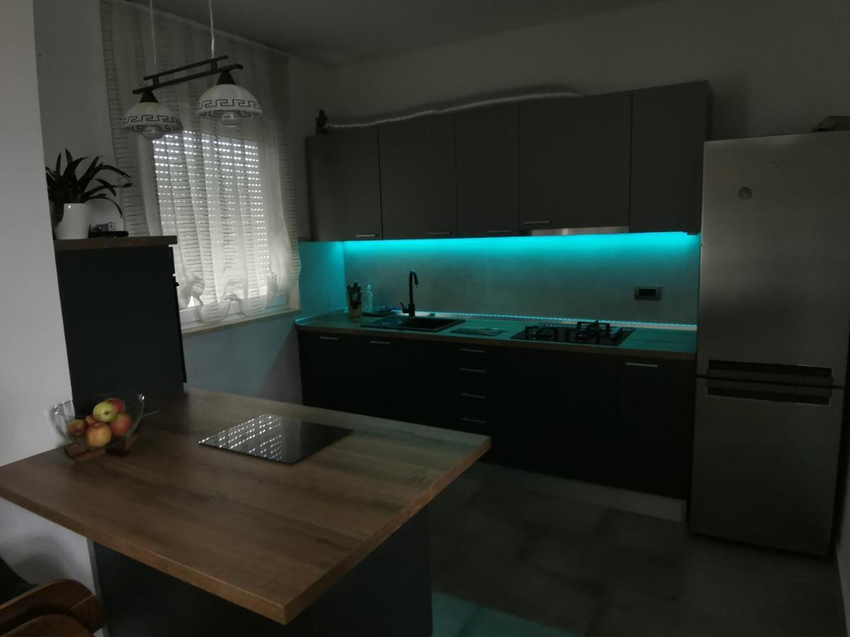 Green House Apartment プーラ エクステリア 写真